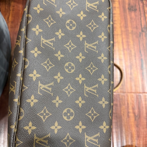 Louis Vuitton Neverfull MM - Picture 6 of 12